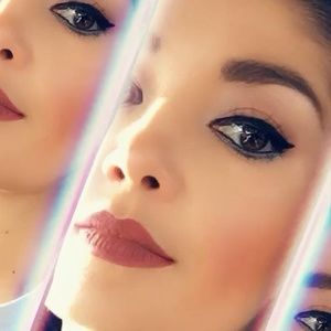 Meet your Posher, Azucena